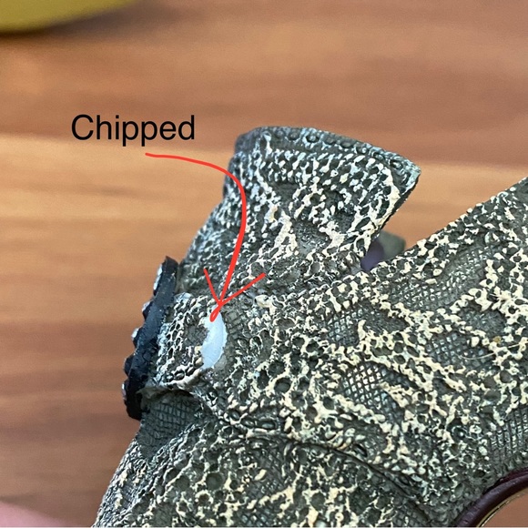 Pair of Vintage Ceramic Bootie Ankle Boots Shoe Ornaments - Picture 13 of 13